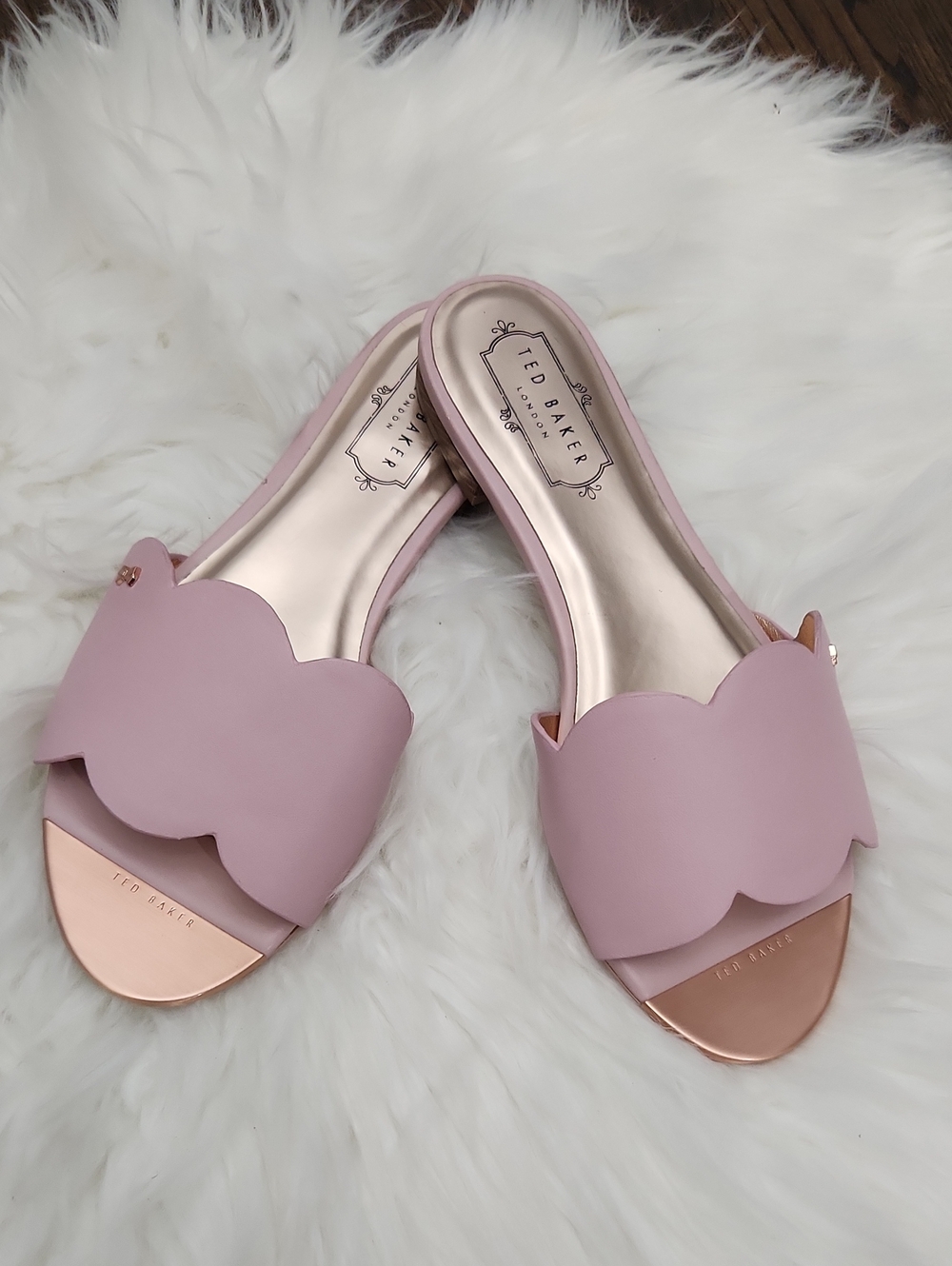 NWOB. Ted Baker Rhaill Scalloped Leather Slide Sandals Sz.37 6.5 Pink/Rose-gold